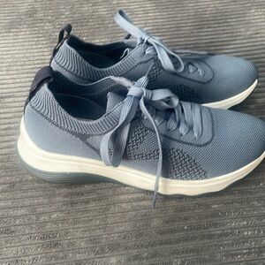 Cloudsteppers by Clarks Blue Athletic Shoes with Breathable Mesh